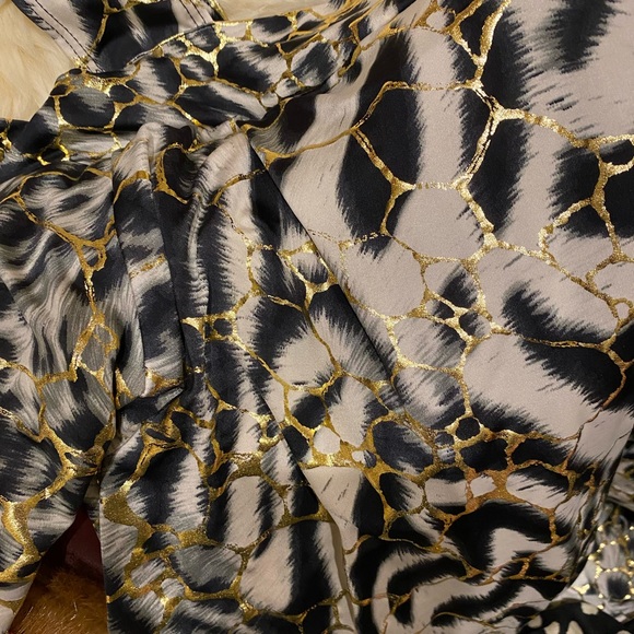 Black Animal print blouse with gold veins in and capris pants wide legs - Picture 7 of 8